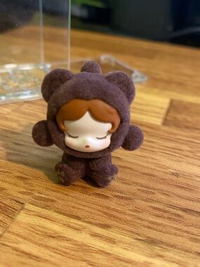 Pop Mart Skullpanda Pop Bean Flocked Bear Mini Figure Brown w/display cube